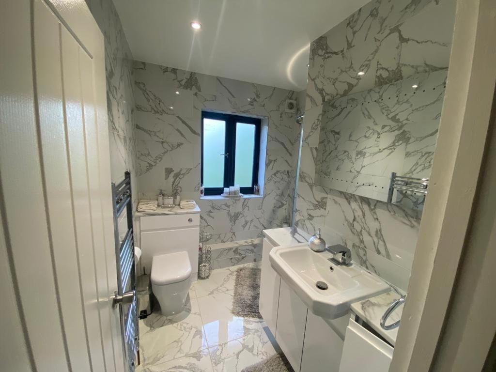 Twin/king Private Bedrooms In Beautiful Homestay With Private Parking * Londen